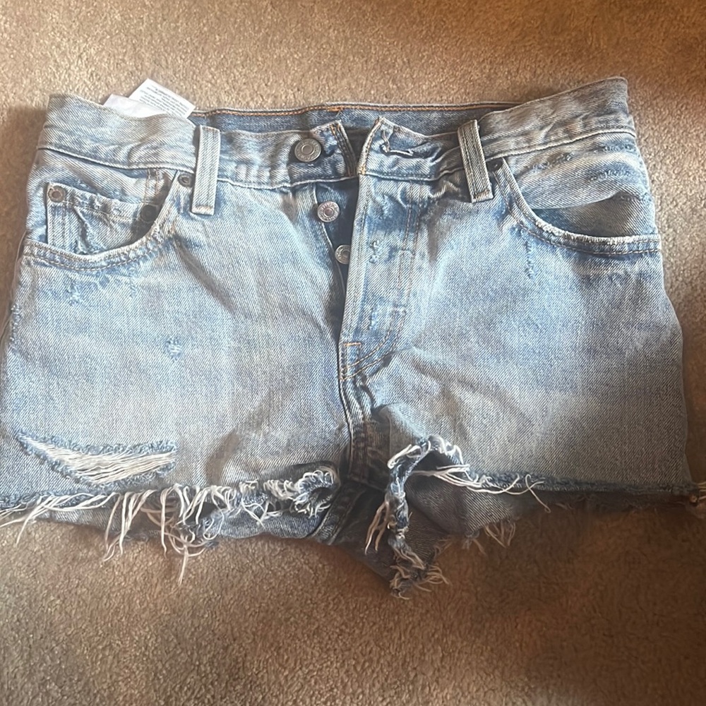 Levi’s 501 shorts size 25